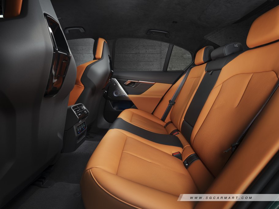 https://i.i-sgcm.com/new_cars/cars/21925/21925_g16