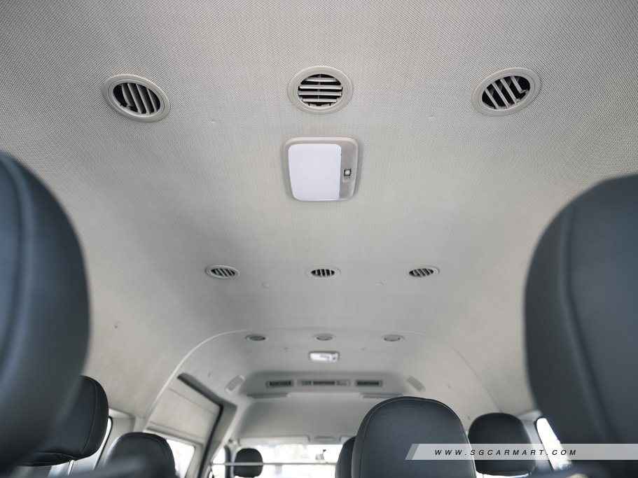 https://i.i-sgcm.com/new_cars/cars/21933/21933_g10