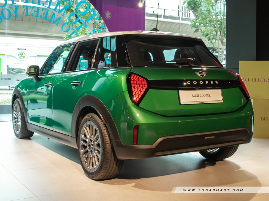 https://i.i-sgcm.com/new_cars/cars/21937/21937_g2