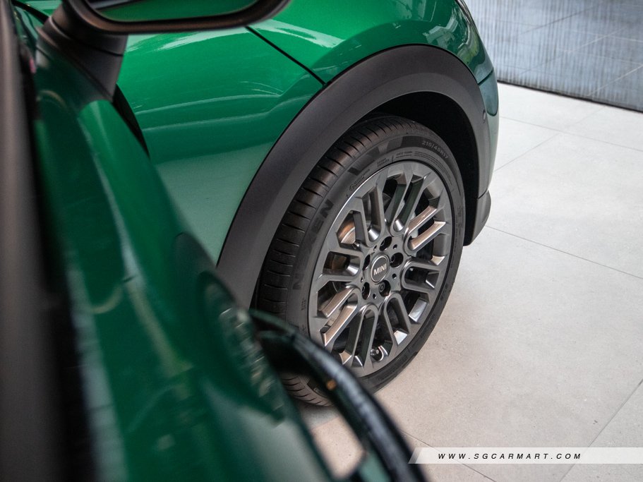 https://i.i-sgcm.com/new_cars/cars/21937/21937_g8