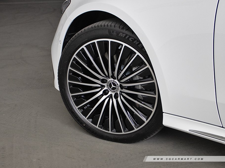 https://i.i-sgcm.com/new_cars/cars/21943/21943_g21