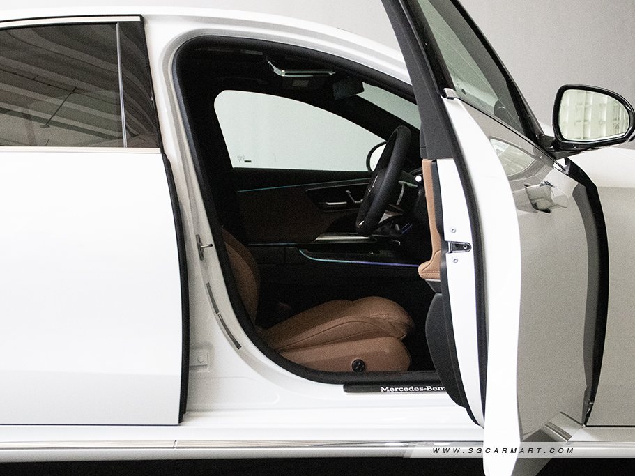 https://i.i-sgcm.com/new_cars/cars/21943/21943_g37