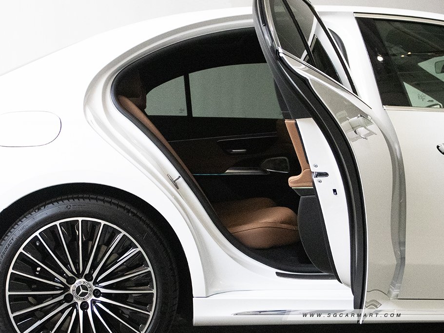https://i.i-sgcm.com/new_cars/cars/21943/21943_g38