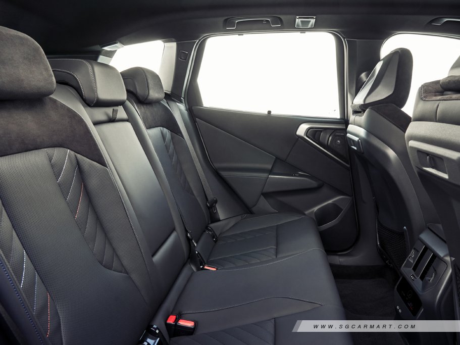 https://i.i-sgcm.com/new_cars/cars/21947/21947_g12