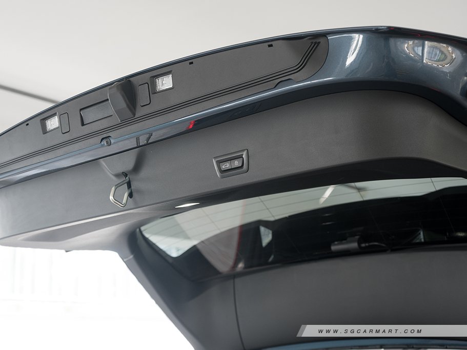 https://i.i-sgcm.com/new_cars/cars/21947/21947_g37