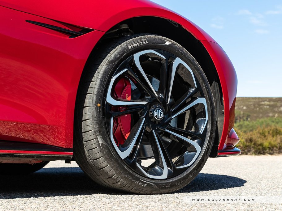 https://i.i-sgcm.com/new_cars/cars/21949/21949_g13