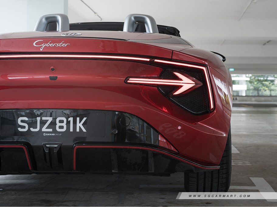 https://i.i-sgcm.com/new_cars/cars/21949/21949_g26