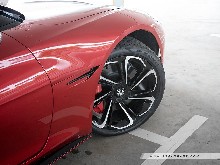 https://i.i-sgcm.com/new_cars/cars/21949/21949_g29