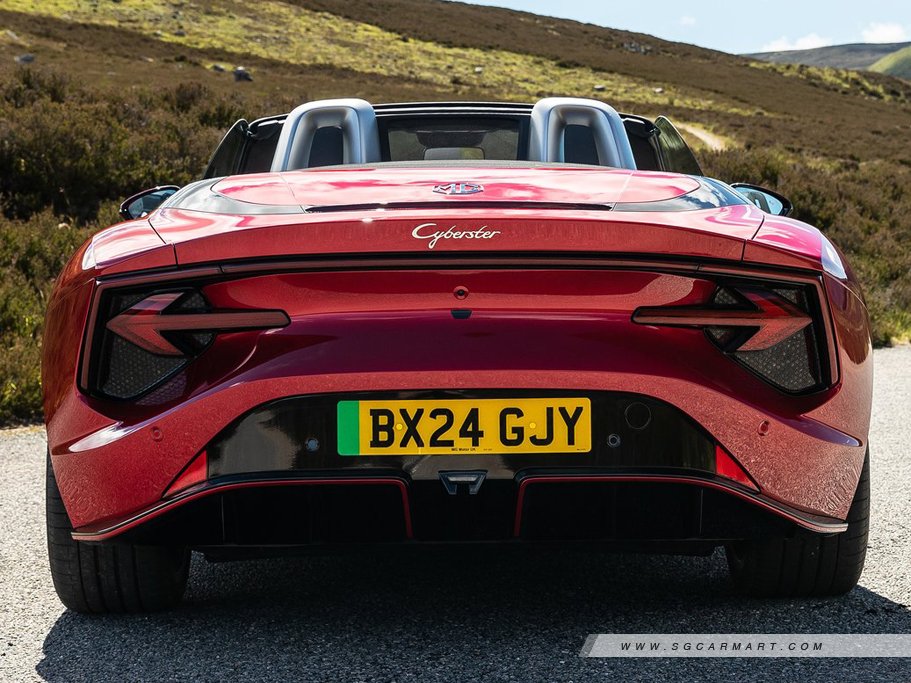 https://i.i-sgcm.com/new_cars/cars/21949/21949_g8