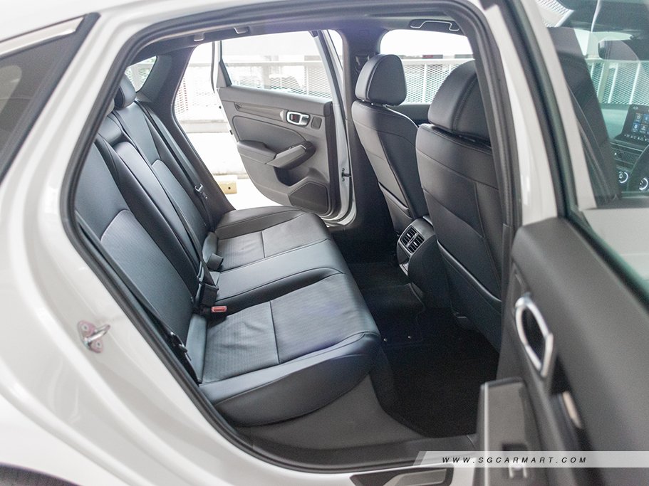 https://i.i-sgcm.com/new_cars/cars/21950/21950_g33