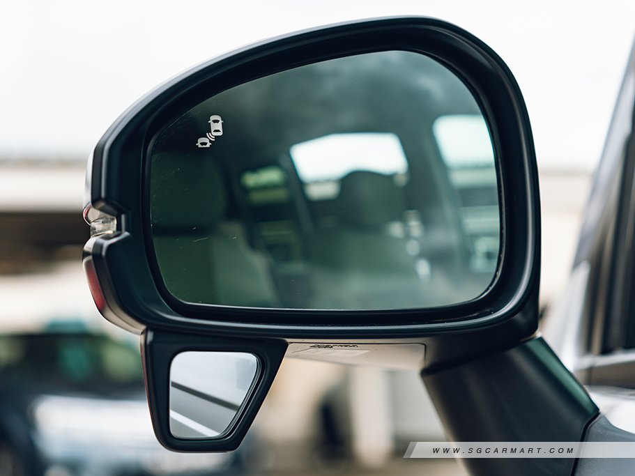 https://i.i-sgcm.com/new_cars/cars/21951/21951_g21