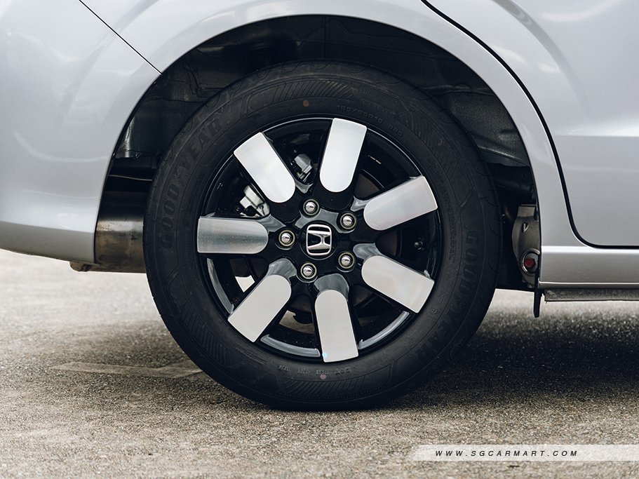 https://i.i-sgcm.com/new_cars/cars/21951/21951_g22