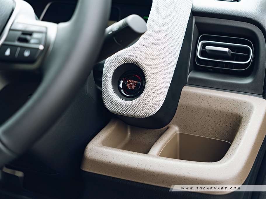 https://i.i-sgcm.com/new_cars/cars/21951/21951_g26
