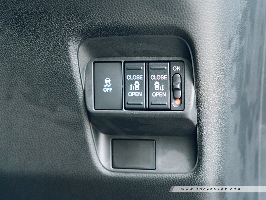 https://i.i-sgcm.com/new_cars/cars/21951/21951_g27