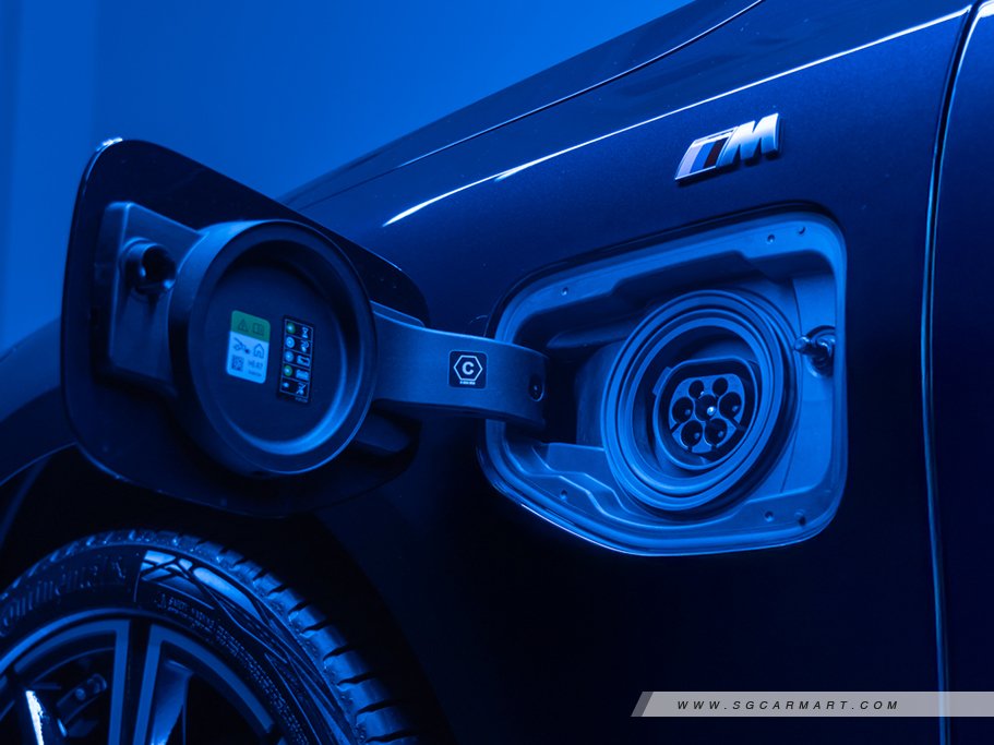 https://i.i-sgcm.com/new_cars/cars/21952/21952_g17