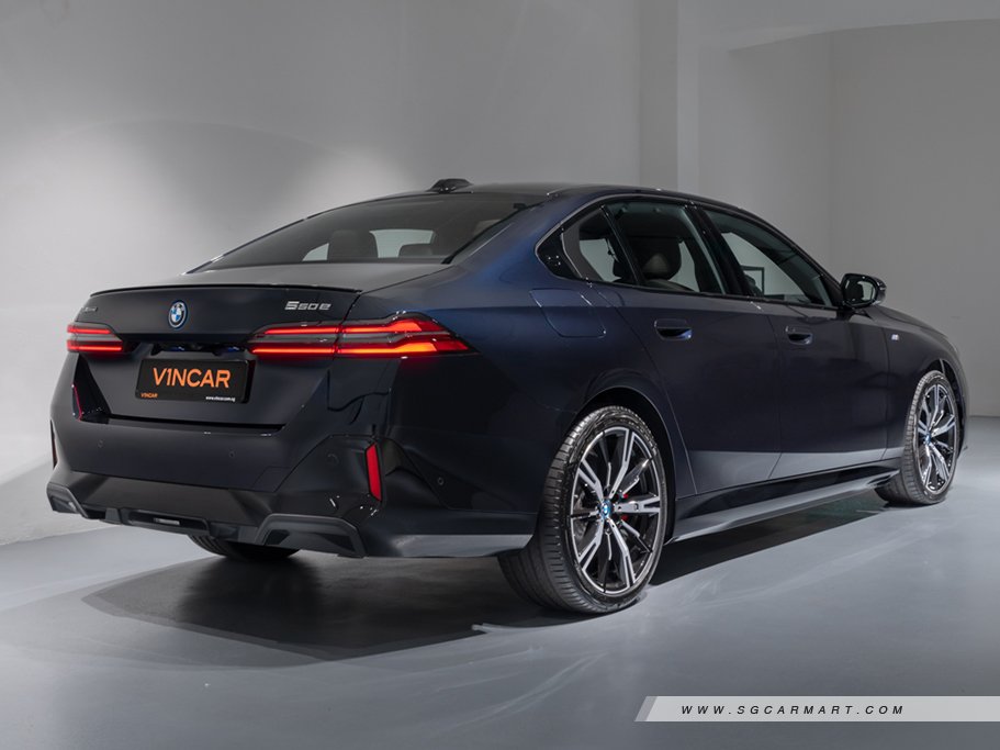 https://i.i-sgcm.com/new_cars/cars/21952/21952_g2