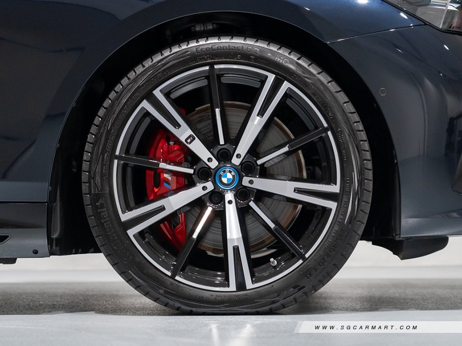 https://i.i-sgcm.com/new_cars/cars/21952/21952_g5