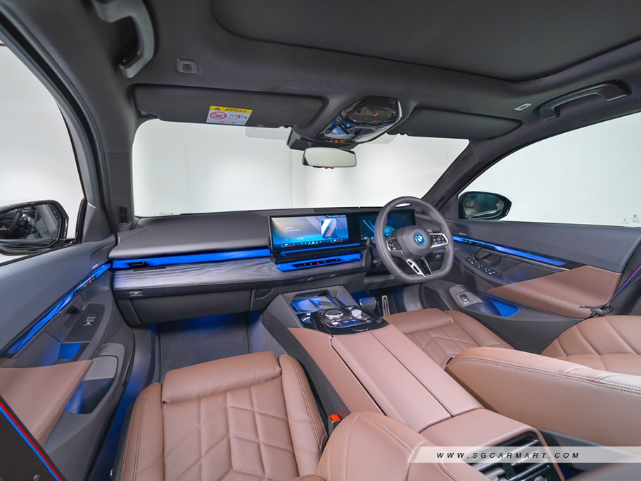 https://i.i-sgcm.com/new_cars/cars/21952/21952_g8