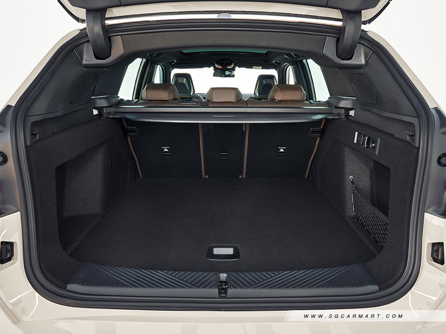 https://i.i-sgcm.com/new_cars/cars/21955/21955_g15