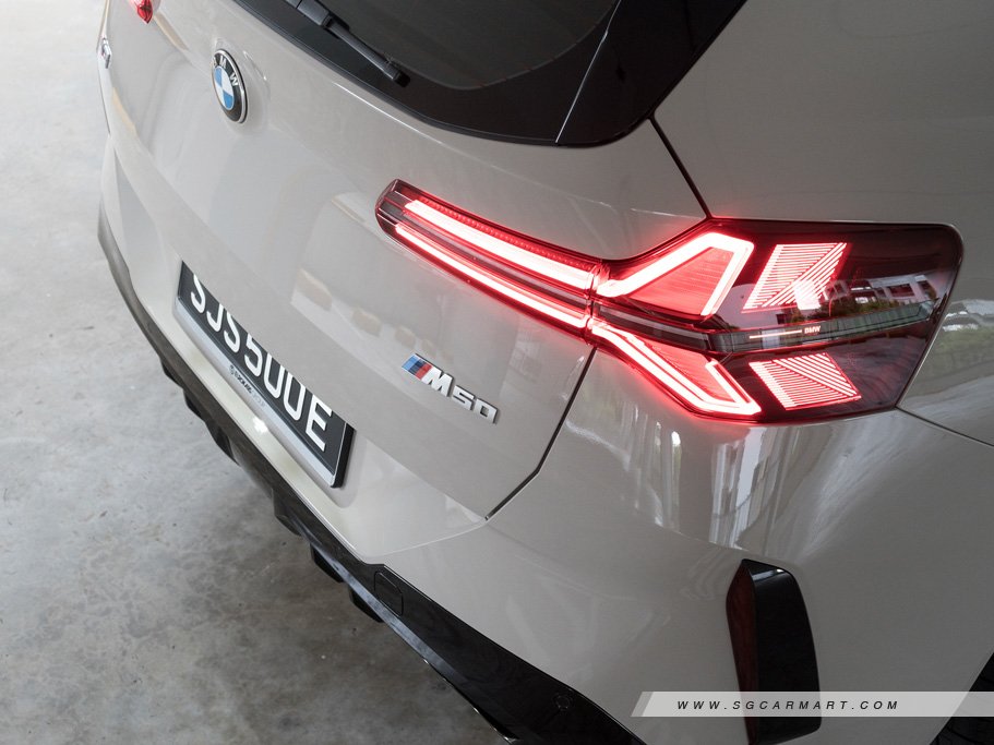 https://i.i-sgcm.com/new_cars/cars/21955/21955_g23