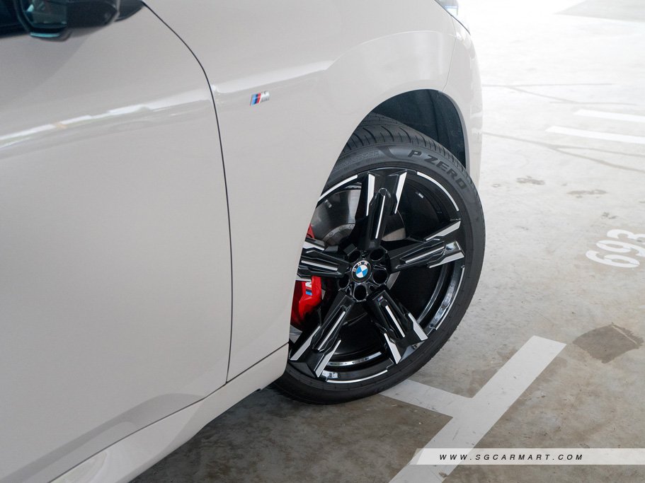 https://i.i-sgcm.com/new_cars/cars/21955/21955_g24
