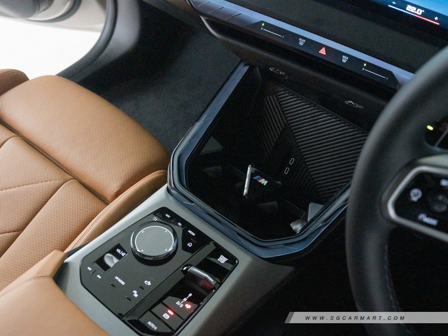 https://i.i-sgcm.com/new_cars/cars/21955/21955_g30