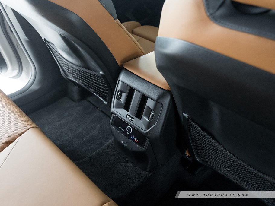 https://i.i-sgcm.com/new_cars/cars/21955/21955_g34
