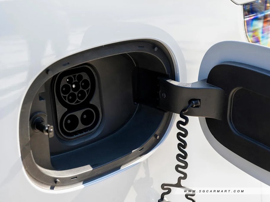 https://i.i-sgcm.com/new_cars/cars/21956/21956_g14
