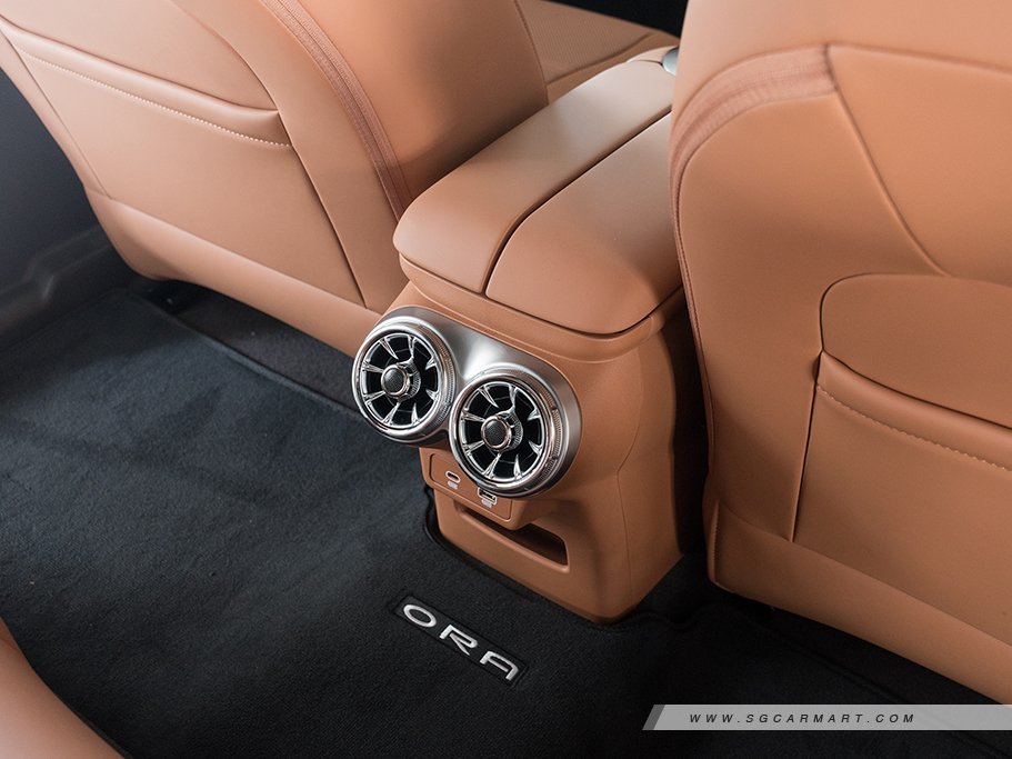 https://i.i-sgcm.com/new_cars/cars/21963/21963_g41