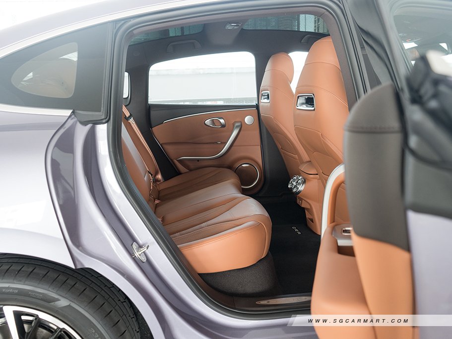 https://i.i-sgcm.com/new_cars/cars/21963/21963_g44