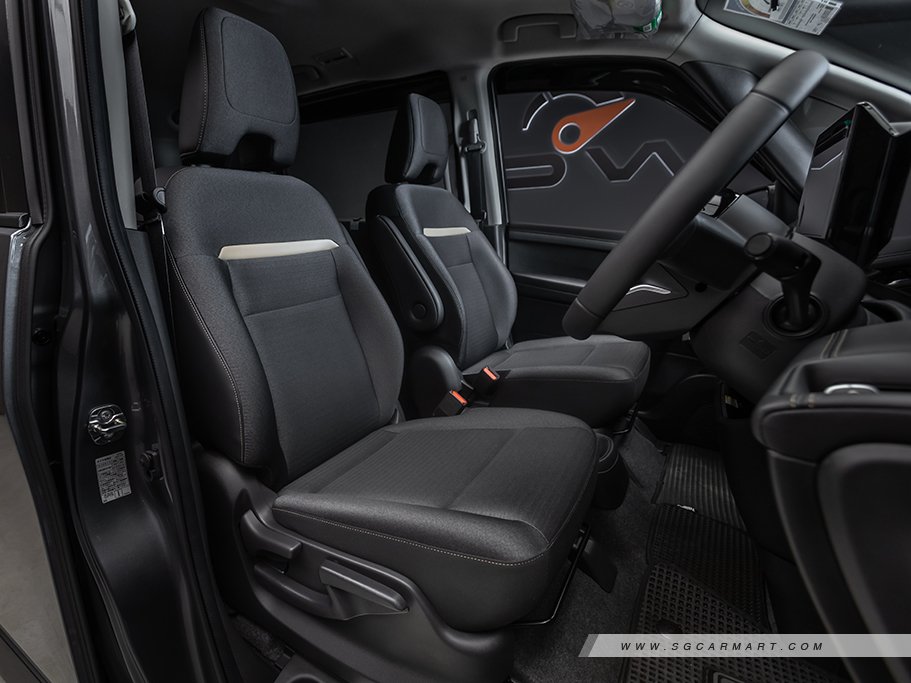 https://i.i-sgcm.com/new_cars/cars/21966/21966_g15
