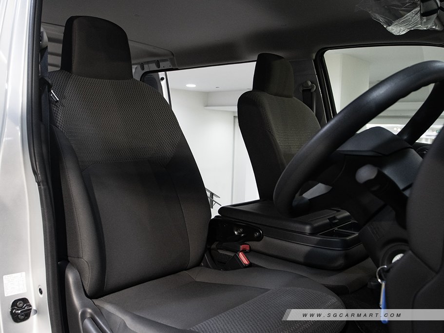 https://i.i-sgcm.com/new_cars/cars/21967/21967_g15