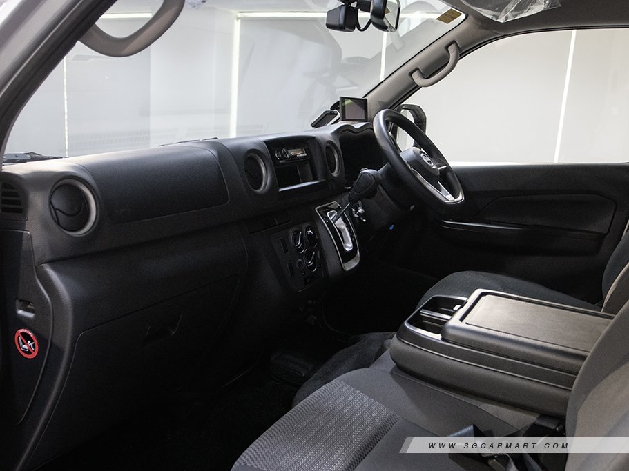 https://i.i-sgcm.com/new_cars/cars/21967/21967_g16