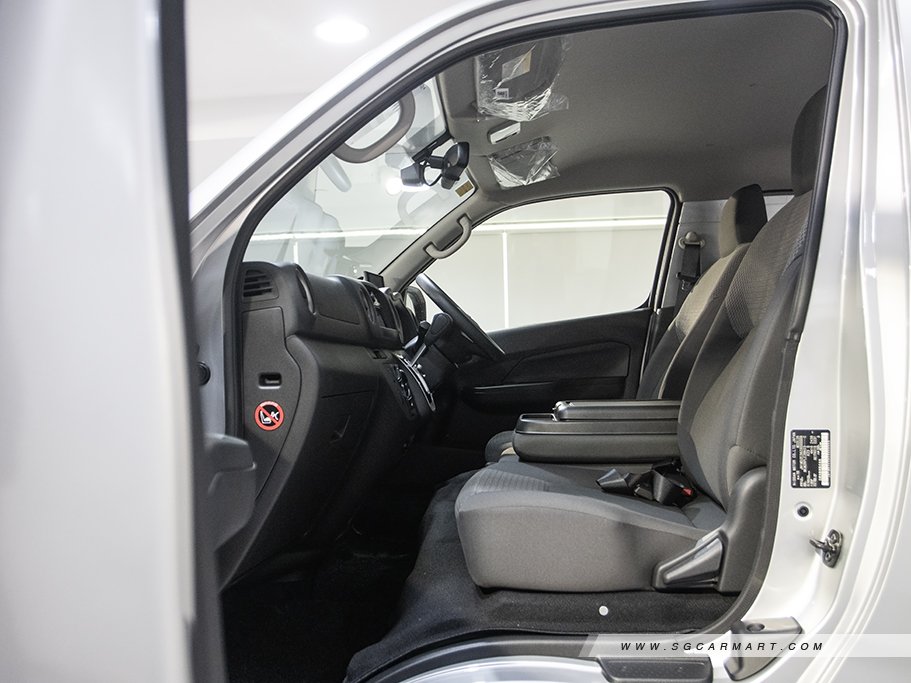 https://i.i-sgcm.com/new_cars/cars/21967/21967_g17