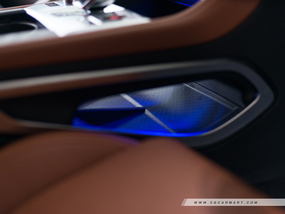 https://i.i-sgcm.com/new_cars/cars/21969/21969_g37
