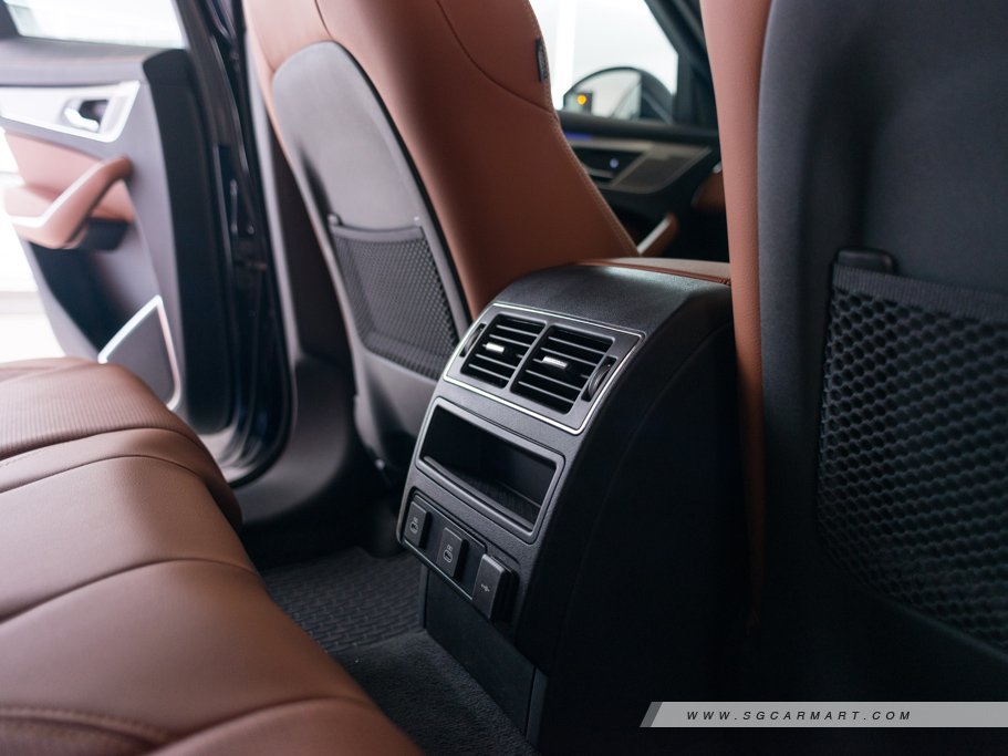 https://i.i-sgcm.com/new_cars/cars/21969/21969_g44