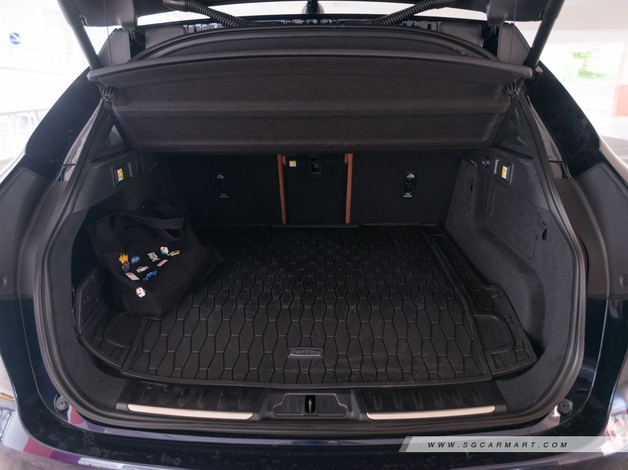 https://i.i-sgcm.com/new_cars/cars/21969/21969_g47