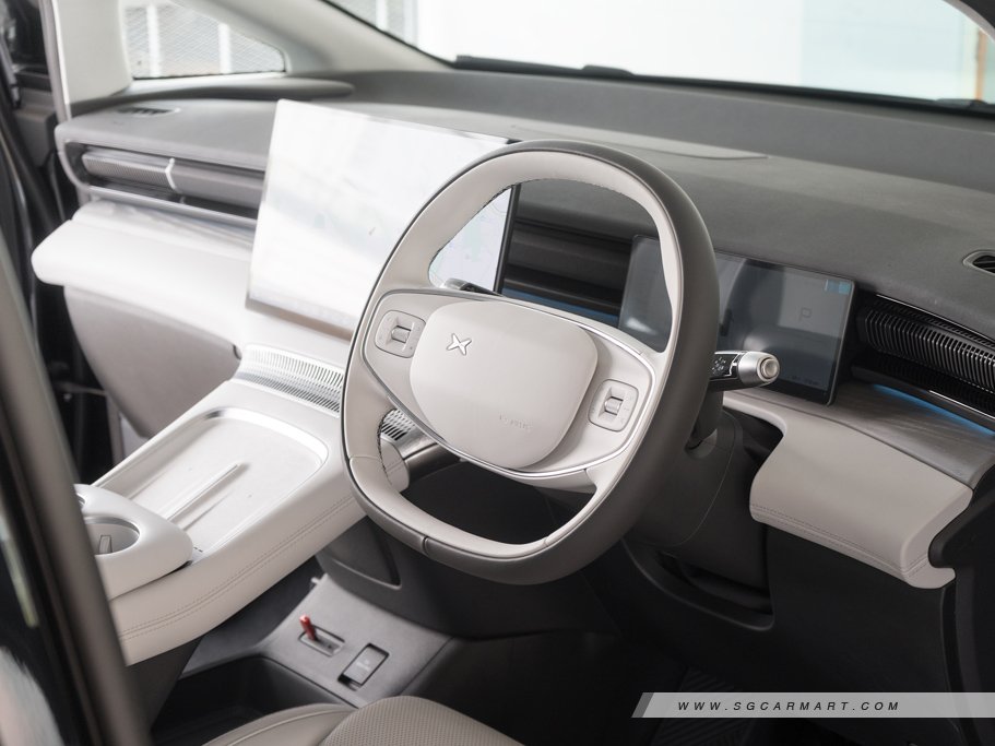 https://i.i-sgcm.com/new_cars/cars/21970/21970_g43