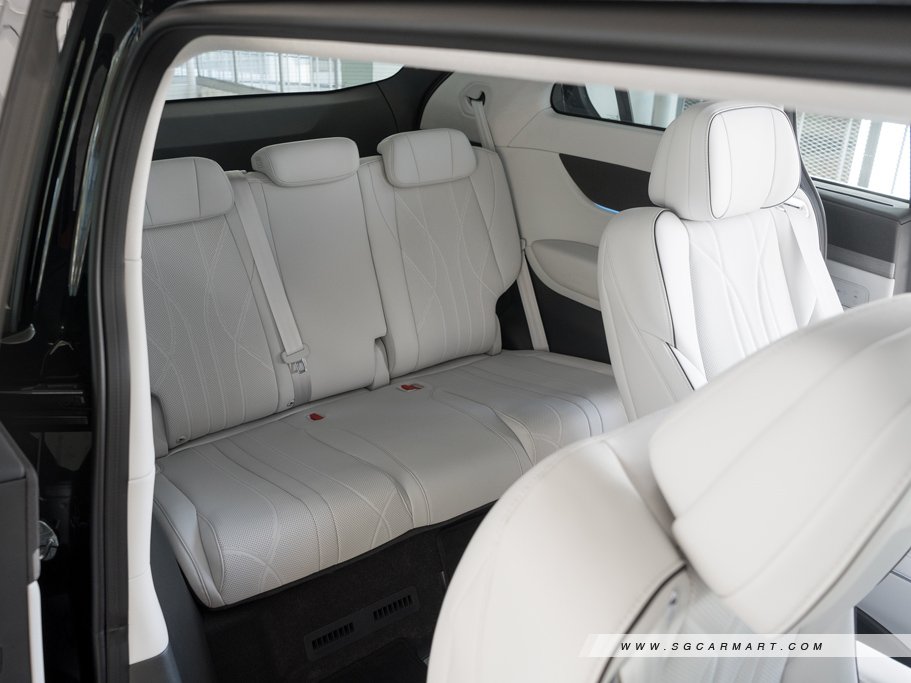 https://i.i-sgcm.com/new_cars/cars/21970/21970_g56