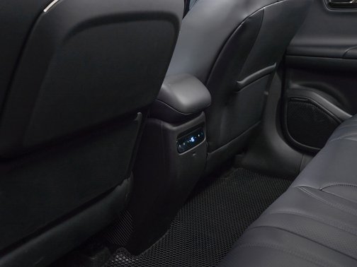 https://i.i-sgcm.com/new_cars/cars/21973/21973_g20