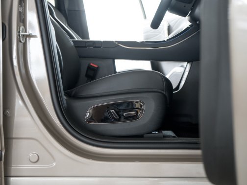 https://i.i-sgcm.com/new_cars/cars/21973/21973_g41