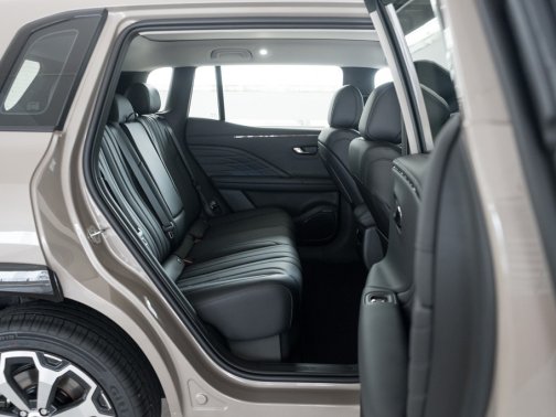 https://i.i-sgcm.com/new_cars/cars/21973/21973_g46