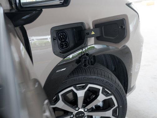 https://i.i-sgcm.com/new_cars/cars/21973/21973_g49