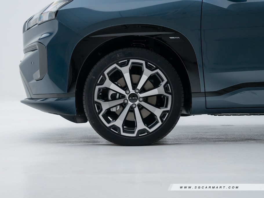 https://i.i-sgcm.com/new_cars/cars/21973/21973_g56