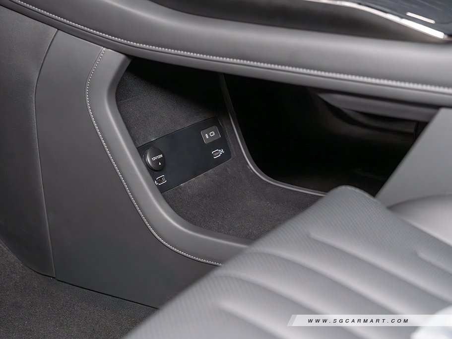 https://i.i-sgcm.com/new_cars/cars/21974/21974_g12