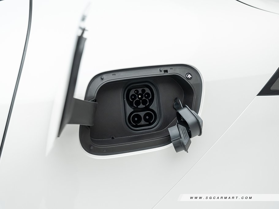 https://i.i-sgcm.com/new_cars/cars/21974/21974_g25