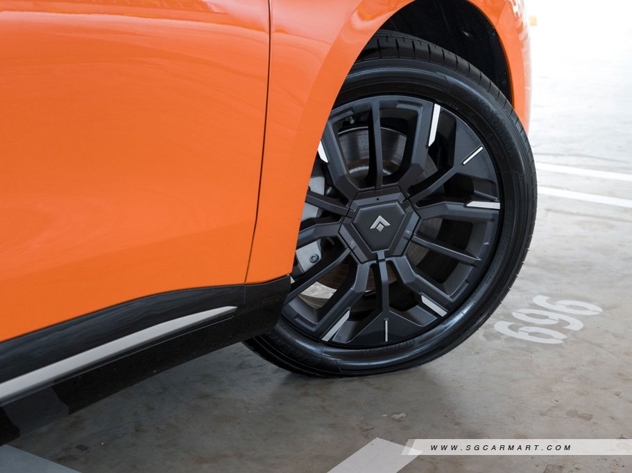 https://i.i-sgcm.com/new_cars/cars/21974/21974_g33