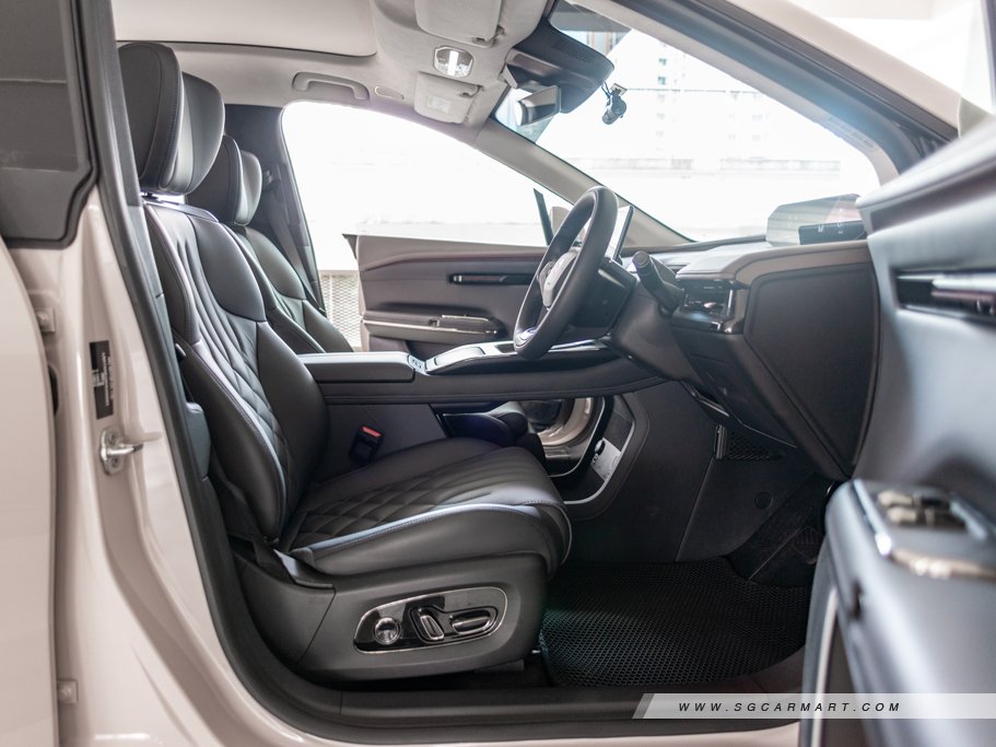https://i.i-sgcm.com/new_cars/cars/21974/21974_g75