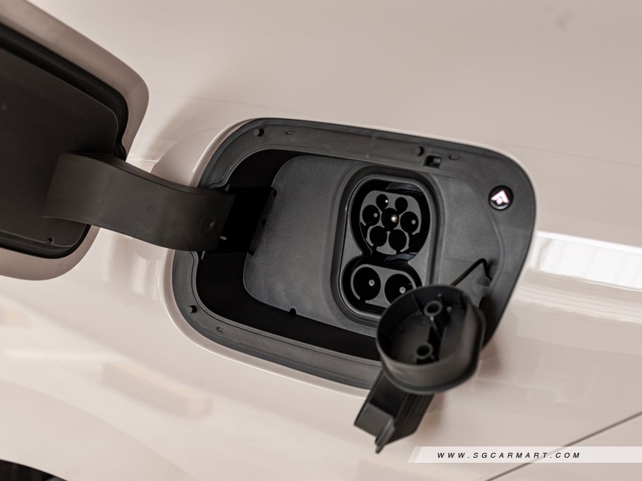 https://i.i-sgcm.com/new_cars/cars/21974/21974_g79