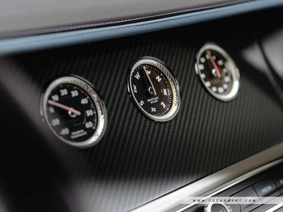 https://i.i-sgcm.com/new_cars/cars/21975/21975_g8